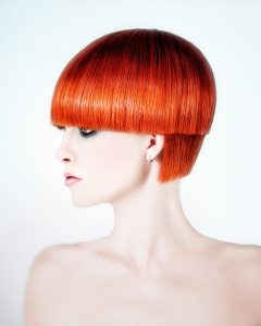 Aleksandra_Schmitt_Haircutting